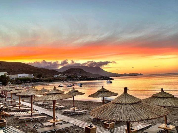 Molos Beach Rooms كيساموس المظهر الخارجي الصورة