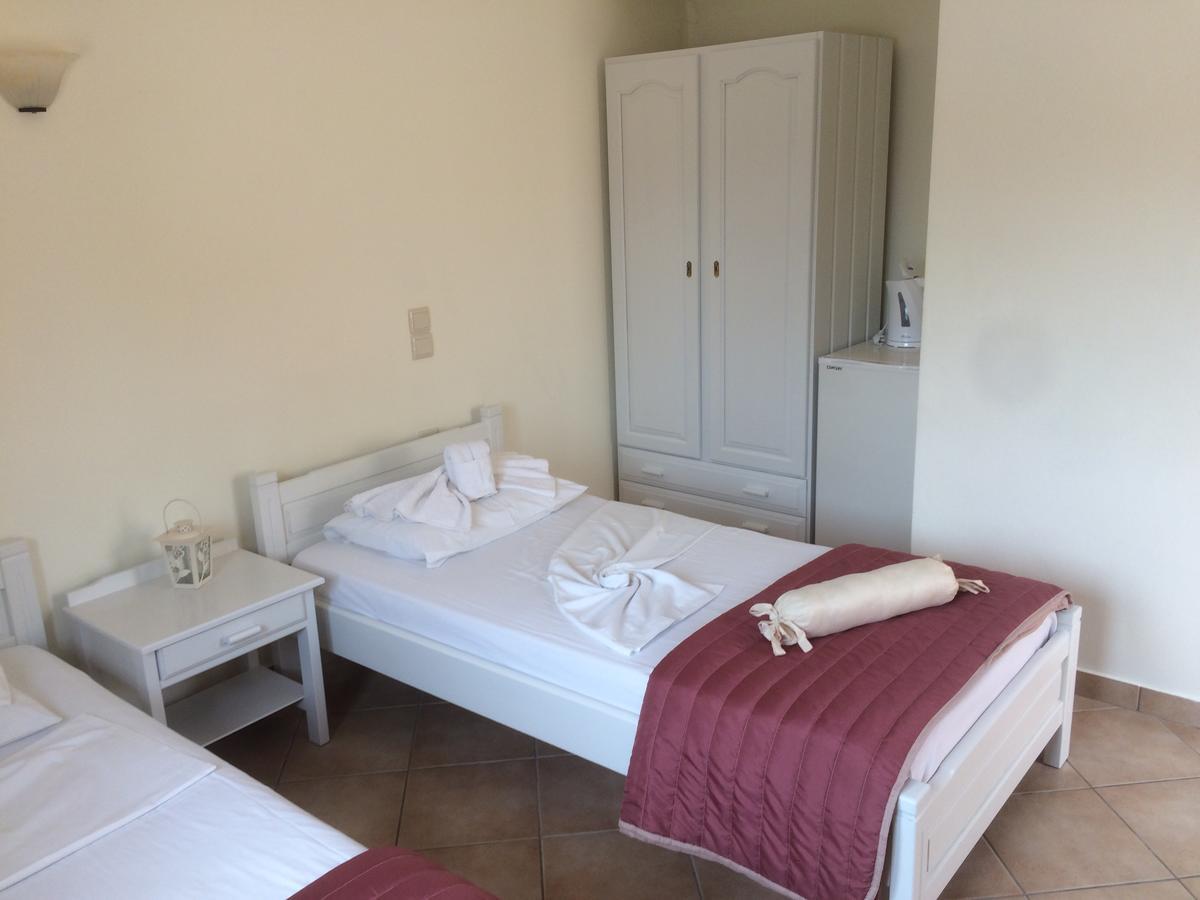 Molos Beach Rooms كيساموس المظهر الخارجي الصورة