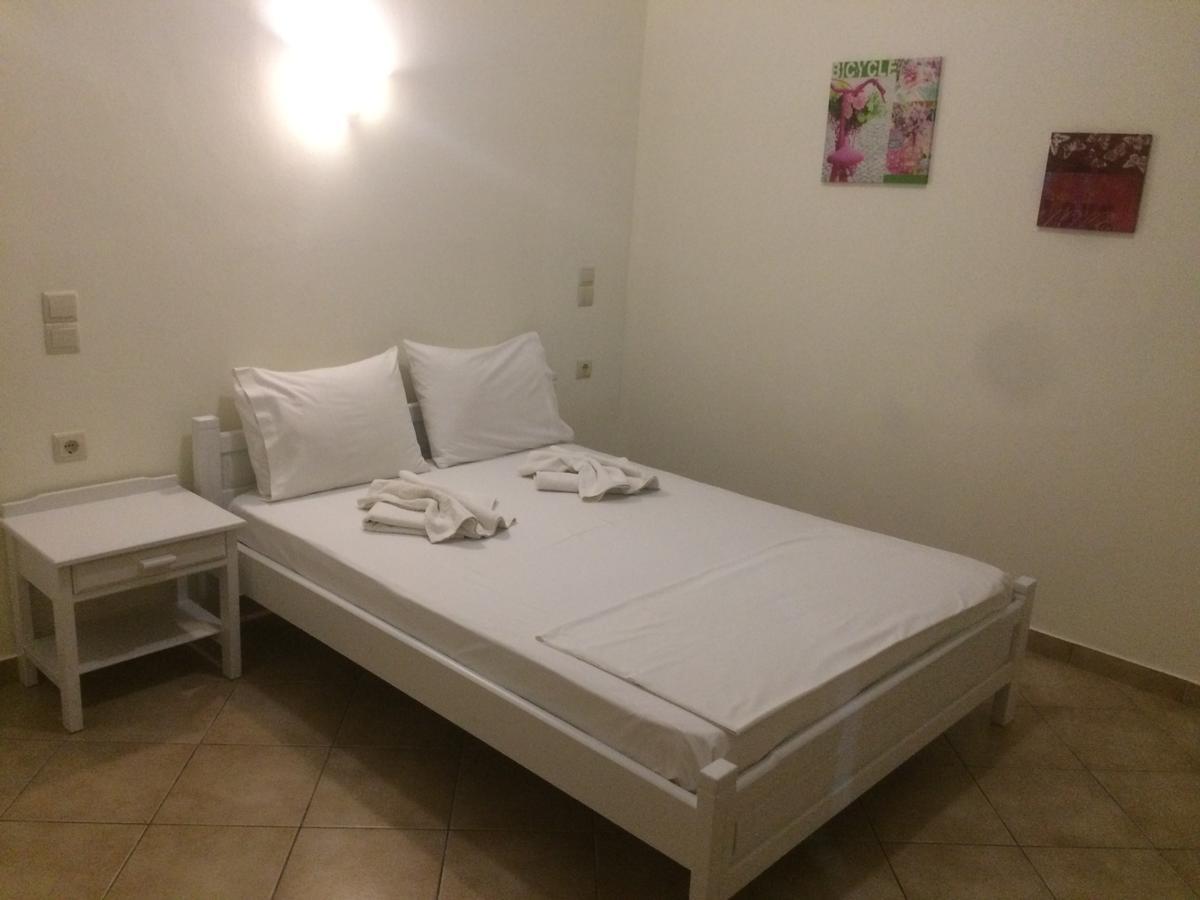 Molos Beach Rooms كيساموس المظهر الخارجي الصورة