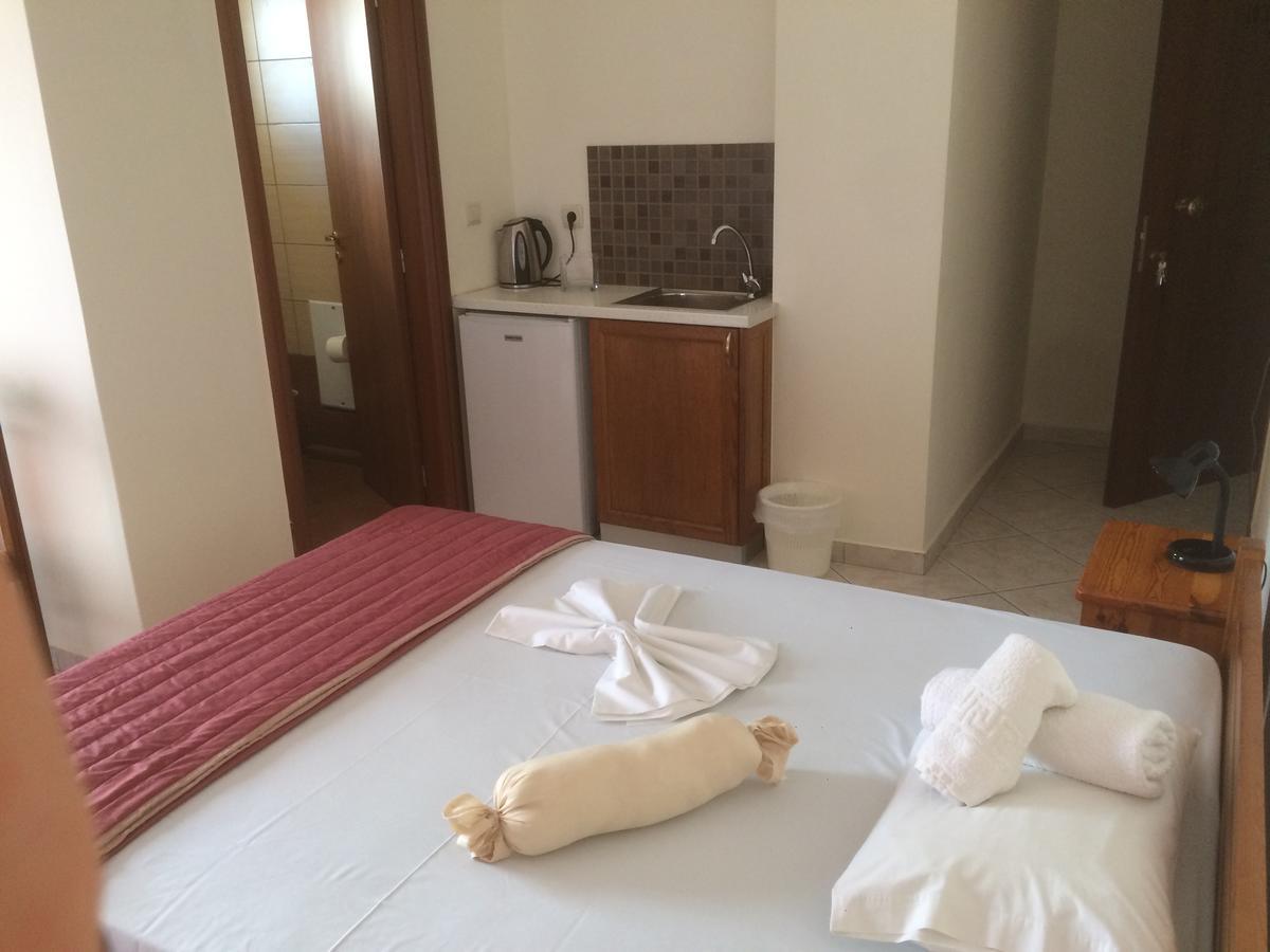 Molos Beach Rooms كيساموس المظهر الخارجي الصورة